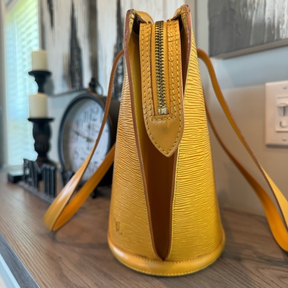 Louis Vuitton Epi St Jacques GM - Picture 4 of 17